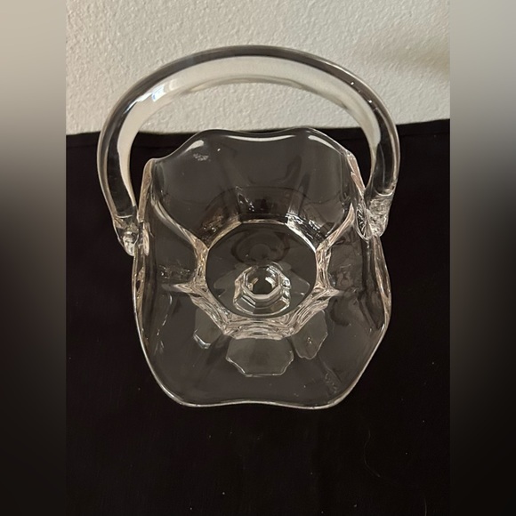 Sweet glass basket. 11”H x 9”L - Picture 11 of 11